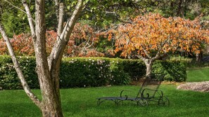 Property grounds - Senang in Blackheath (Blackheath)