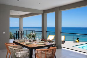 Outdoor dining - Villa M Beachfront Luxury Villa. Brand New. Wake up to the Caribbean Sea (Saint Martin)