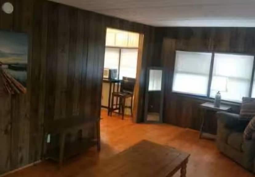 Lake Hartwell 3-bedroom Getaway Walking Distance To Lake In Townville - サウス・カロライナ州