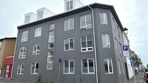 Unclassified image, 2 of 31, button - Thomsen Residence Suites (Reykjavik)