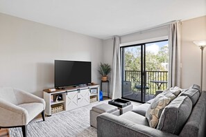 Una Smart TV, libros