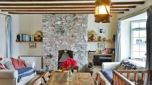 Unclassified image, 2 of 32, button - Three-bedroom Cottage Near Kingsand Beach, No Deposit (Torpoint)