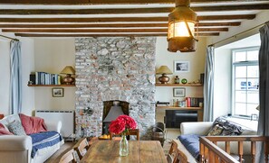 Cottage | Living room