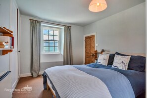 Cottage | 3 bedrooms, iron/ironing board - Three-bedroom Cottage Near Kingsand Beach, No Deposit (Torpoint)