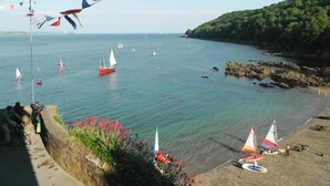 Unclassified image, 4 of 32, button - Three-bedroom Cottage Near Kingsand Beach, No Deposit (Torpoint)