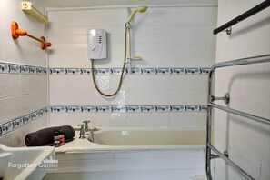 Cottage | Bathroom - Three-bedroom Cottage Near Kingsand Beach, No Deposit (Torpoint)