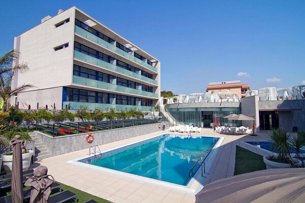 Apartment In Costa Dorada Near The Beach - La Pineda