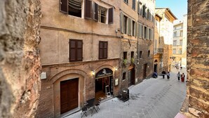 Exterior - Stalloregis 19 - near the Duomo (Siena)
