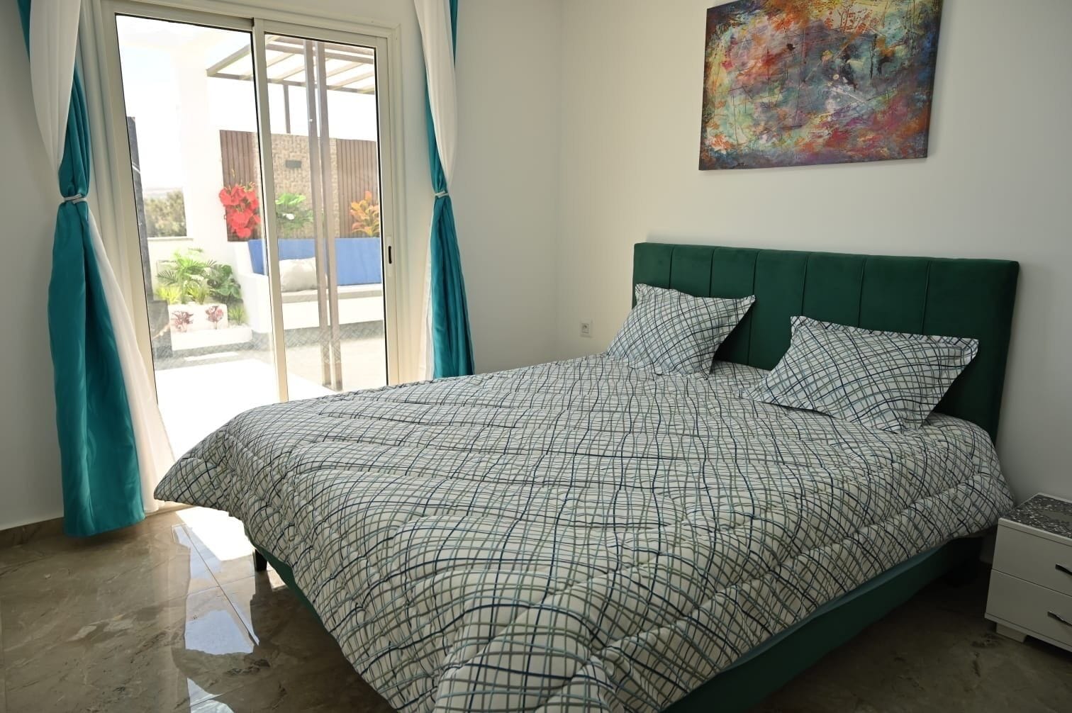 3 bedrooms, bed sheets