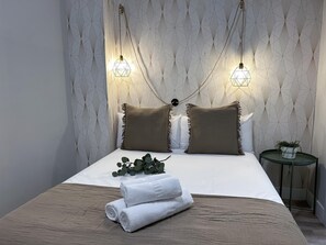 3 室のベッドルーム、アイロン / アイロン台、WiFi、ベッドシーツ