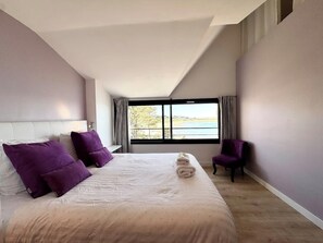 4 bedrooms, iron/ironing board, WiFi