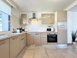 Fridge, microwave, oven, stovetop - Élégant T2 - Les pieds dans l'eau (Guidel)