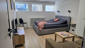 1 bedroom, desk, travel crib, free WiFi