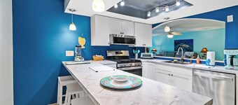 Cape Canaveral, 2nd Story, 3 Bedroom, 2 Bathroom, Rooftop Deck, near Beach