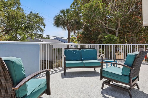 Cape Canaveral, 2nd Story, 3 Bedroom, 2 Bathroom, Rooftop Deck, near Beach
