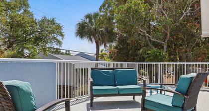 Cape Canaveral, 2nd Story, 3 Bedroom, 2 Bathroom, Rooftop Deck, near Beach