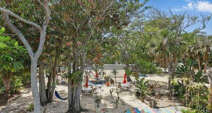 Cape Canaveral, 2nd Story, 3 Bedroom, 2 Bathroom, Rooftop Deck, near Beach