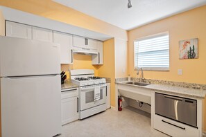 Fridge, microwave, oven, dishwasher
