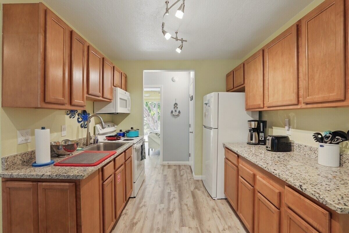 Toaster, blender, dining tables
