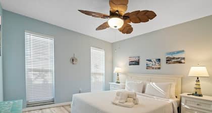 Cape Canaveral 2 Bedroom with Office near the Beach