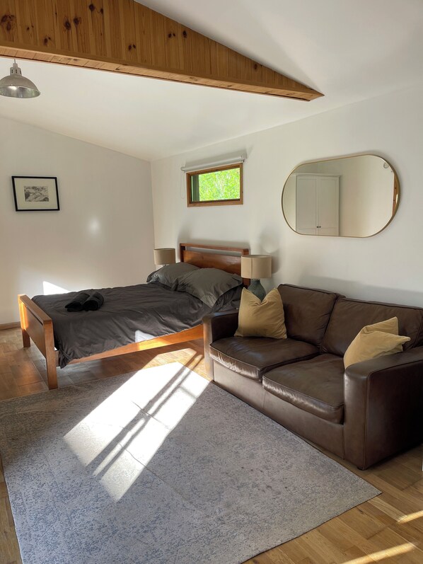 1 bedroom, iron/ironing board, bed sheets