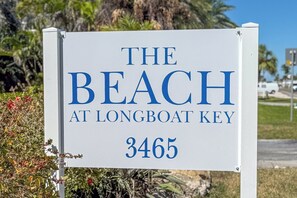 Property grounds - Direct Oceanview on LBK: Lots of January Availability! (Longboat Key)