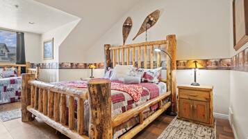 2 habitaciones, tabla de planchar con plancha y cuna de viaje