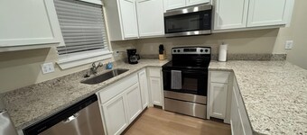 Charming 2-bedroom house with WiFi, AC in wonderful Chickasha