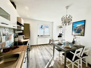 Fridge, microwave, oven, stovetop