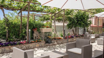 Apartment, Courtyard View | Terrace/patio