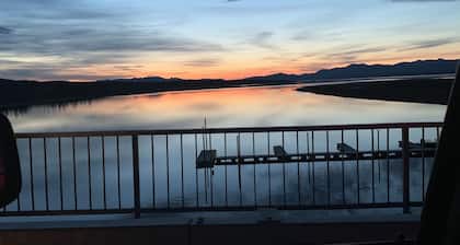 Private Cabin w/deck. 1 queen bed with opulent linens and comfort!