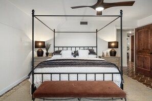 3 bedrooms, desk, free WiFi, bed sheets