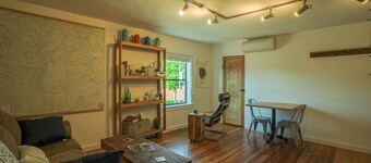 Well appointed, Clean, Comfy, and Convenient!