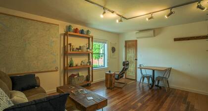 Well appointed, Clean, Comfy, and Convenient!