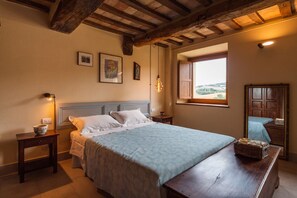 6 Schlafzimmer, Bügeleisen/Bügelbrett, Reisekinderbett, WLAN