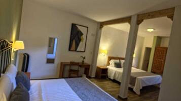 Studio Suite | In-room safe, desk, soundproofing, iron/ironing board