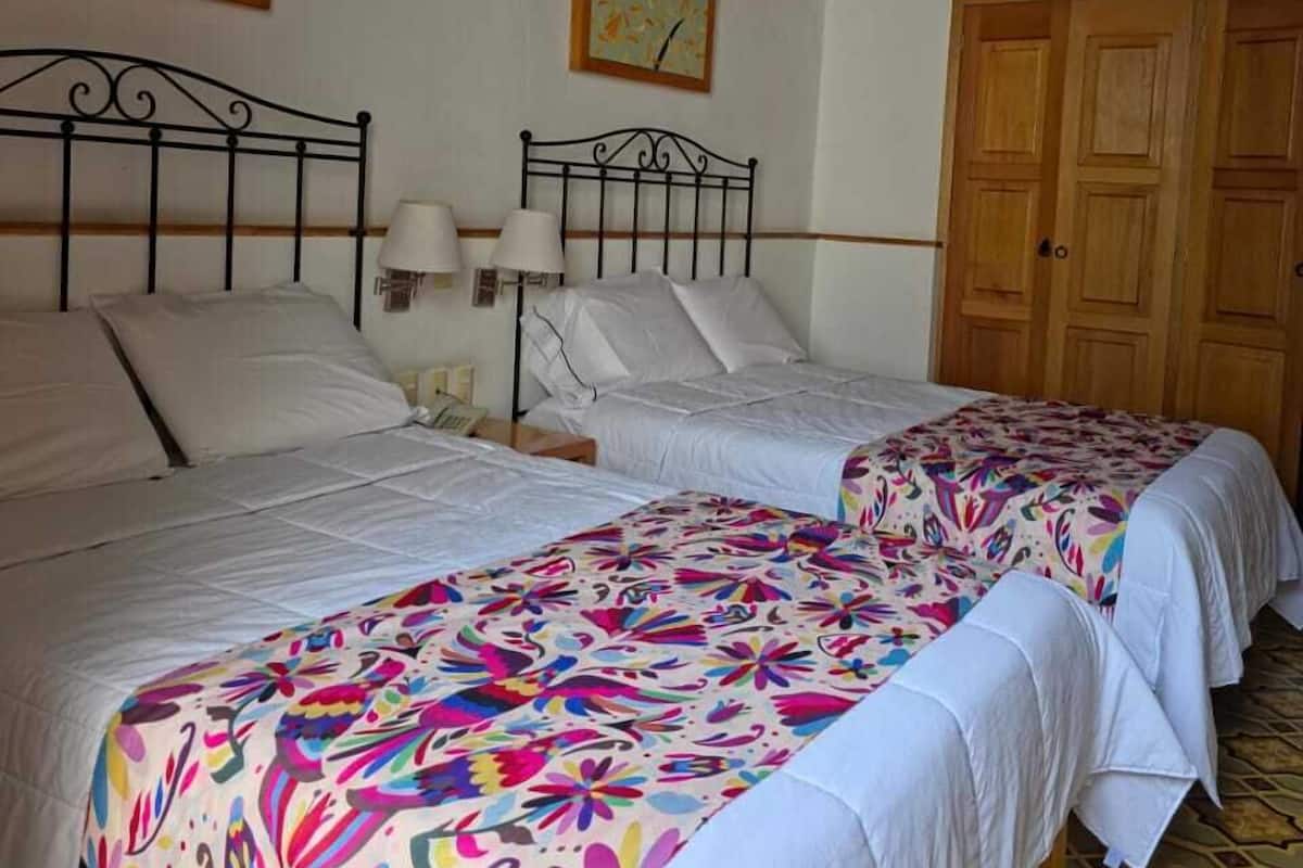 Deluxe Double Room | In-room safe, desk, soundproofing, iron/ironing board