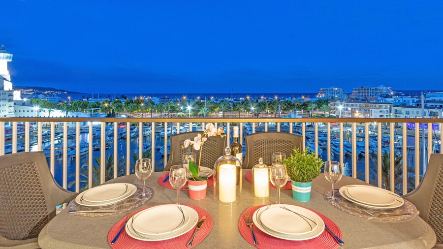 3-bedroom Apartment With sea View