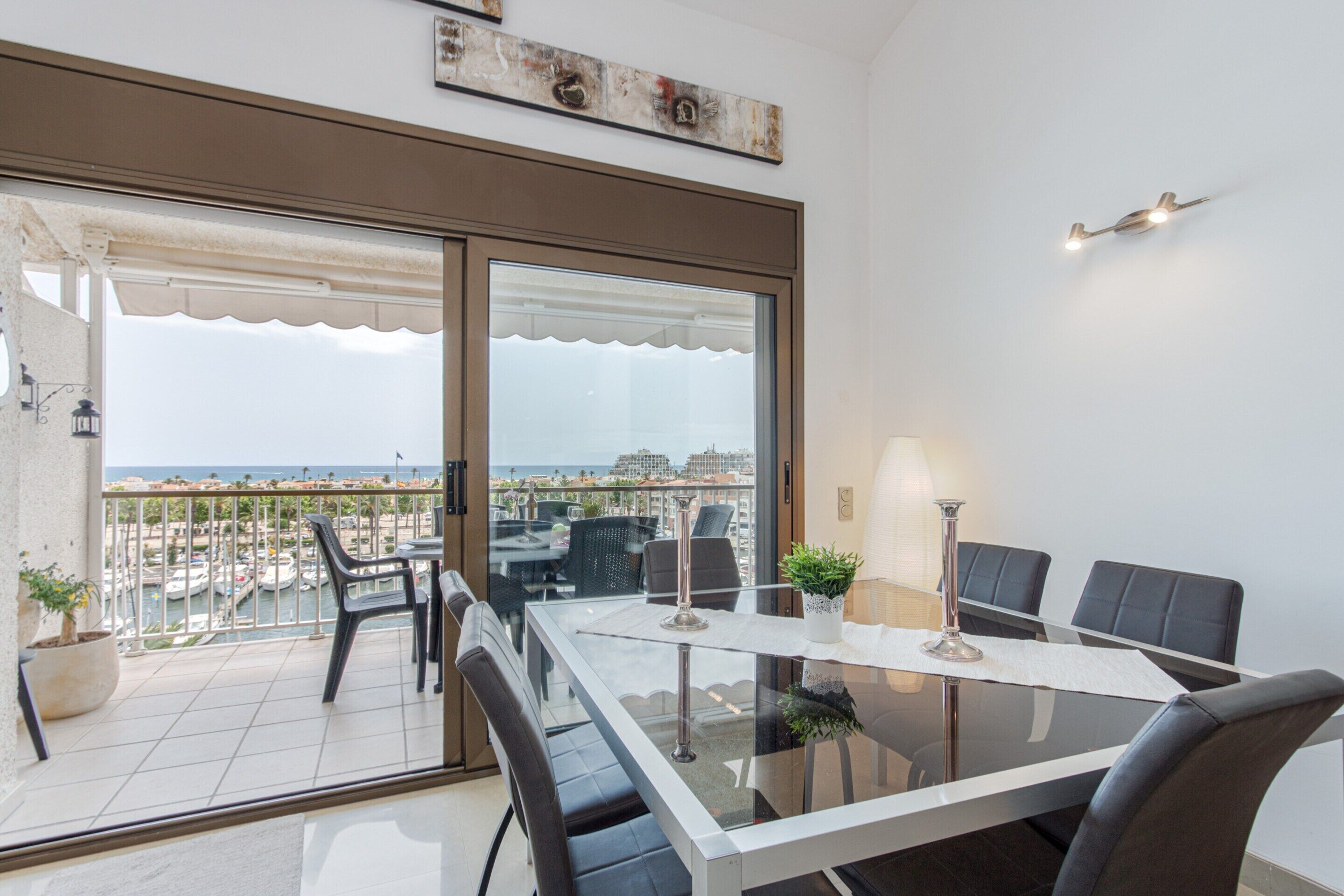 Apartment | Dining