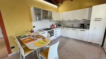 Frigorifero, microonde, forno, lavastoviglie
