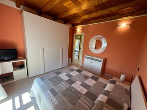 2 slaapkamers, een strijkplank/strijkijzer, gratis wifi