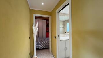 2 Schlafzimmer, Bügeleisen/Bügelbrett, kostenloses WLAN