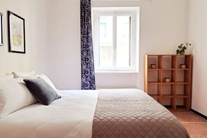 2 bedrooms, in-room safe, iron/ironing board, free WiFi