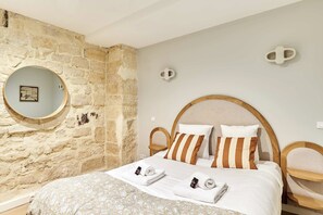 아파트 | 3 개의 침실, 노트북 작업 공간, 다리미/다리미판, 침대 시트