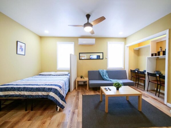 1 habitación, tabla de planchar con plancha, wifi y ropa de cama