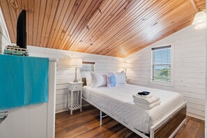 5 bedrooms, iron/ironing board, travel crib, free WiFi