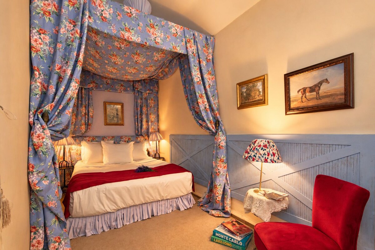 Elite Double Room, Ensuite (Amber ) | Premium bedding, in-room safe, cribs (free), WiFi (free)