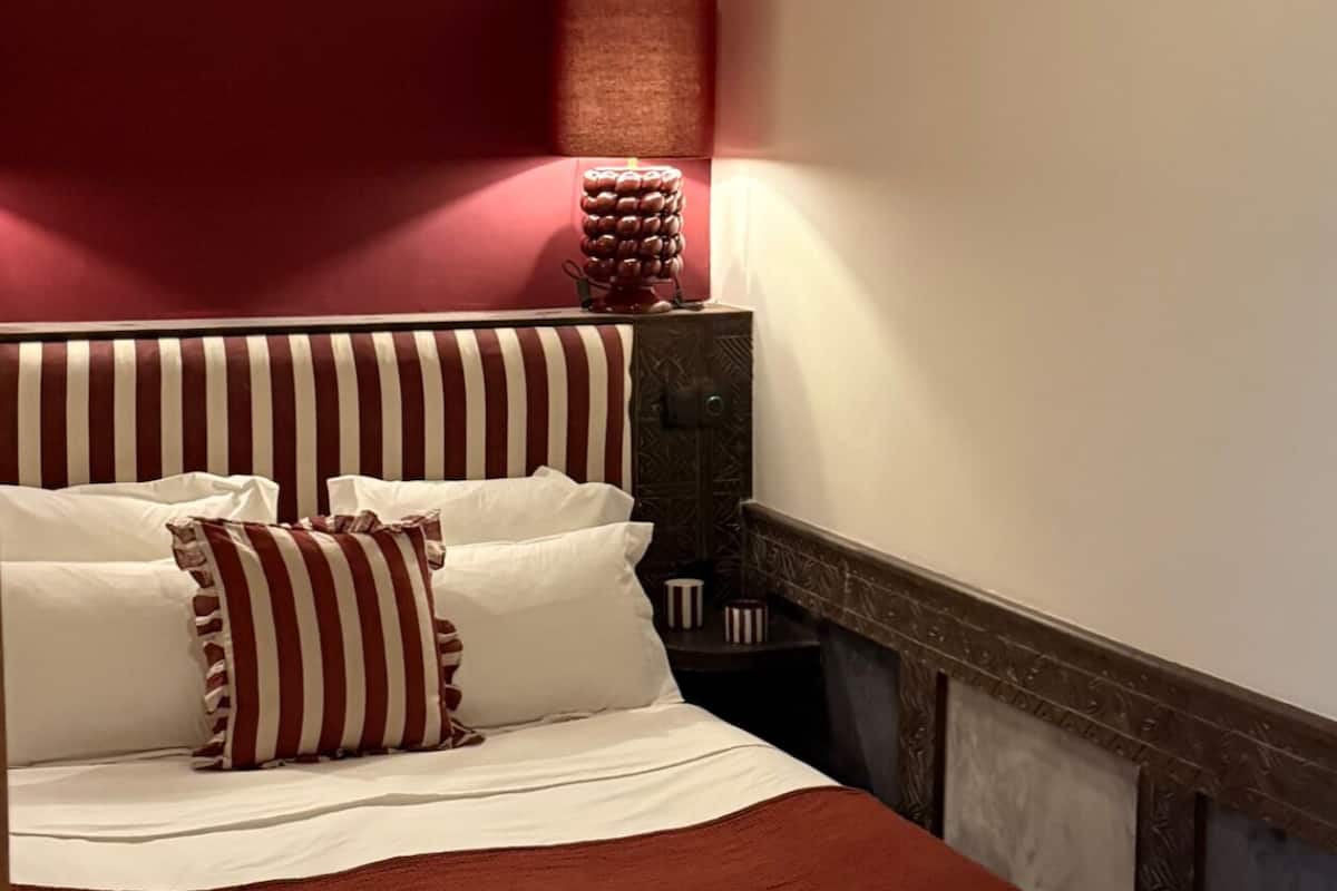 Habitación económica doble, baño privado (Pacha) | Ropa de cama de alta calidad, caja fuerte, cunas gratuitas y wifi gratis