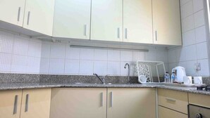 家庭公寓, 城市景观 | 私人厨房 | 大冰箱、微波炉、烤箱、炉灶