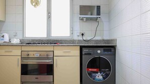 家庭公寓, 城市景观 | 私人厨房 | 大冰箱、微波炉、烤箱、炉灶